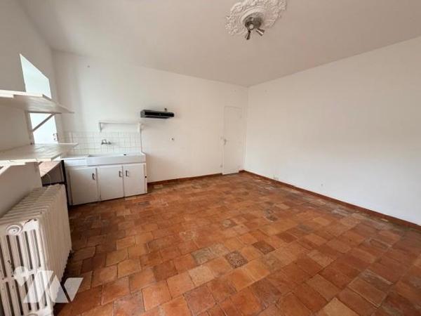 ENSEMBLE DE DEUX MAISONS