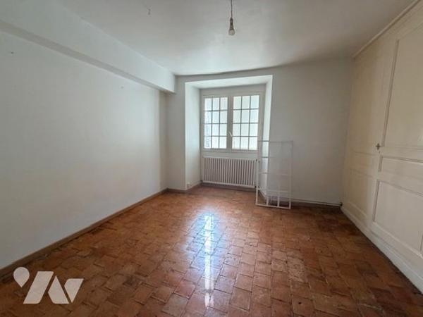 ENSEMBLE DE DEUX MAISONS