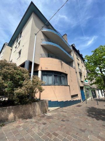 Rodez, local de 251 m² environ en rez-de-chaussée, proche quartier Saint Cyrice