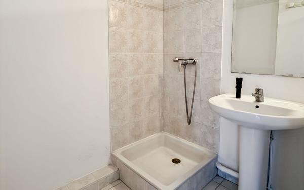 Appartement à vendre    1 pièce • 18 m2 Nice