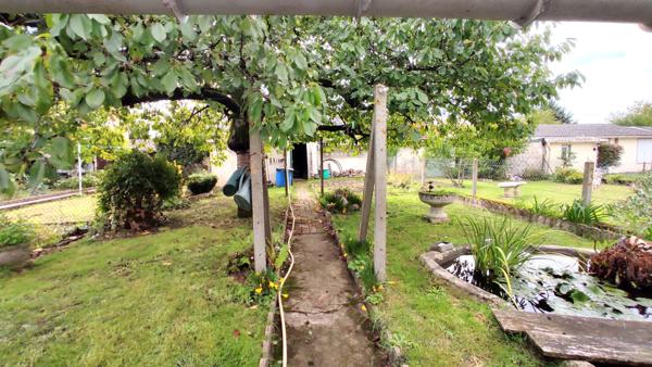 JOLIE MAISON A RENOVER QUARTIER OUEST