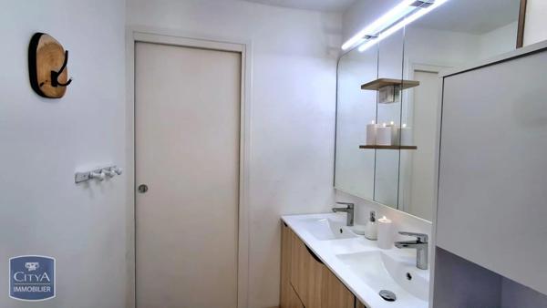 Appartement à louer 3 pièces 84.7m²