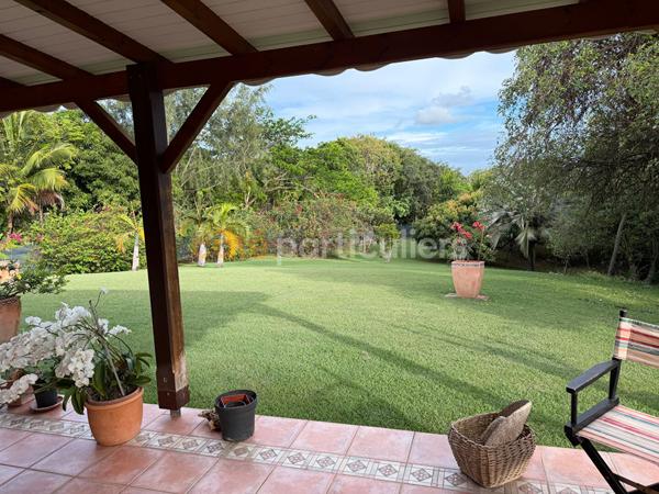 Vente
                Maison80 m² - 3 Pièces -
                    LE MOULE (97160)