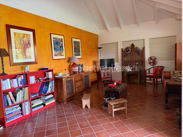 Vente
                Maison80 m² - 3 Pièces -
                    LE MOULE (97160)