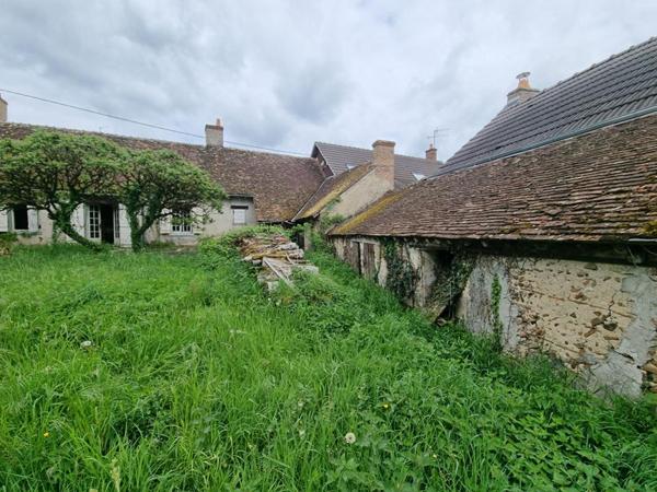 LONGERE DE CENTRE VILLE 3 PIECES ET UN TERRAIN CONSTRUCTIBLE