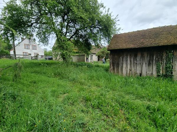 LONGERE DE CENTRE VILLE 3 PIECES ET UN TERRAIN CONSTRUCTIBLE