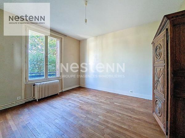 Superbe maison bourgeoise - "entre deux gares"- 5 chambres - garage - jardin 700m² - parquets et cheminée - lumineuse