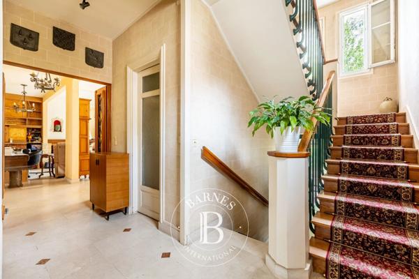 Montrouge, Maison 7 Chambres -  296 m² à vendre