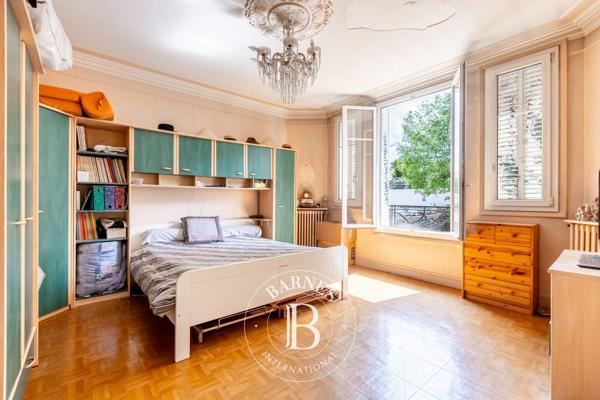 Montrouge, Maison 7 Chambres -  296 m² à vendre