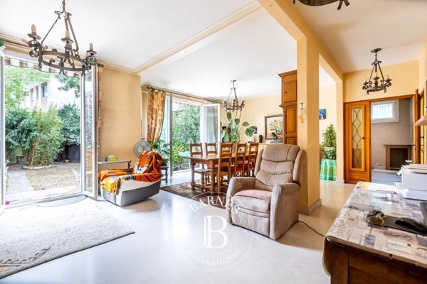 Montrouge, Maison 7 Chambres -  296 m² à vendre