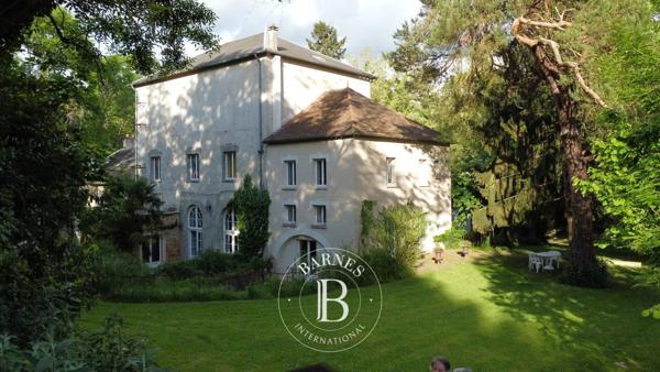 Saint-Rémy-lès-Chevreuse, Maison 11 Chambres -  624 m² à vendre