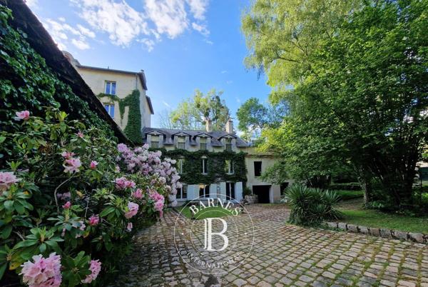 Saint-Rémy-lès-Chevreuse, Maison 11 Chambres -  624 m² à vendre