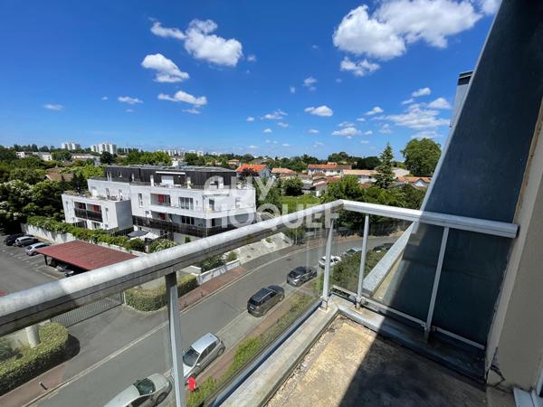 Studio à louer au 6ème étage avec balcon à Mérignac Arlac