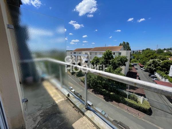 Studio à louer au 6ème étage avec balcon à Mérignac Arlac