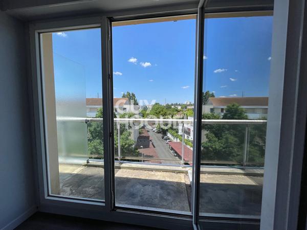 Studio à louer au 6ème étage avec balcon à Mérignac Arlac