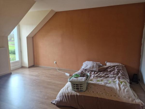 Magnifique longère économe sur 5000 M2. Granges