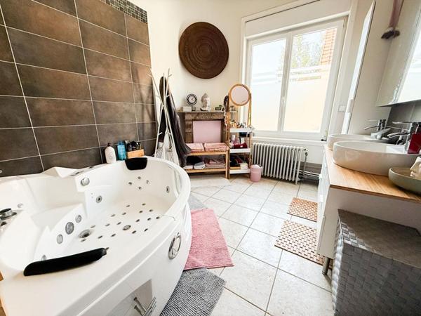 Liévin, 62800, maison bourgeoise, 6 chambres, jardin, garage