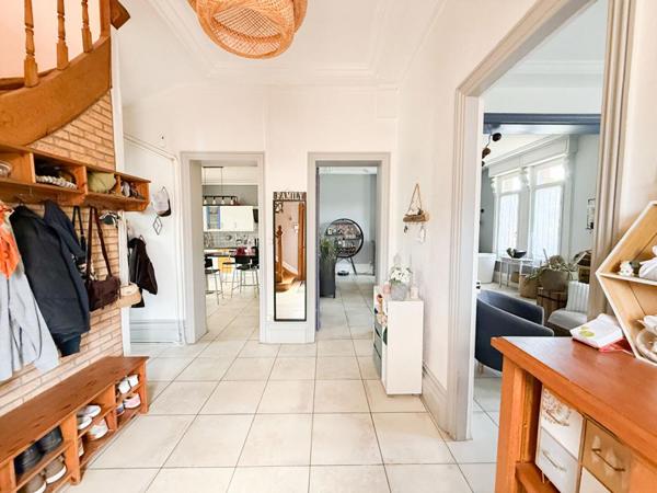 Liévin, 62800, maison bourgeoise, 6 chambres, jardin, garage
