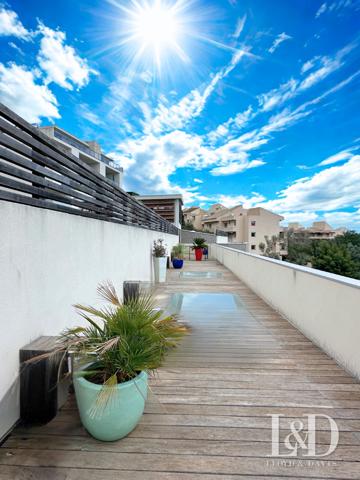 SPLENDIDE DUPLEX DOTE D'UNE VUE UNIQUE SUR LES MONTAGNES