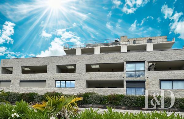 SPLENDIDE DUPLEX DOTE D'UNE VUE UNIQUE SUR LES MONTAGNES