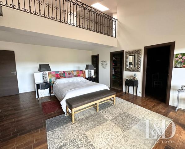 SPLENDIDE DUPLEX DOTE D'UNE VUE UNIQUE SUR LES MONTAGNES