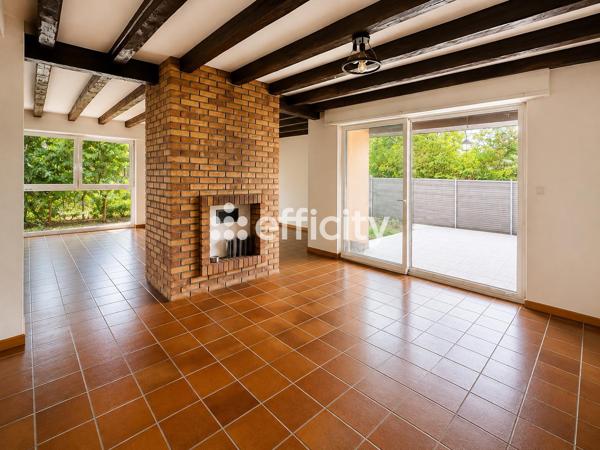 Maison
         5 pièces
        - 144 m² Exclusivité 395 000 € *