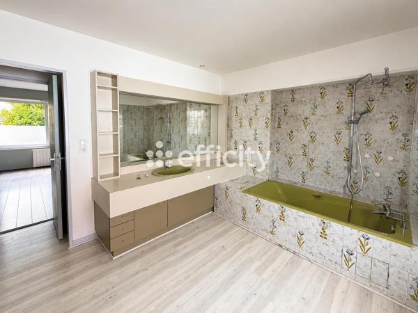 Maison
         5 pièces
        - 144 m² Exclusivité 395 000 € *
