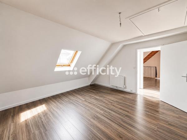 Maison
         5 pièces
        - 144 m² Exclusivité 395 000 € *
