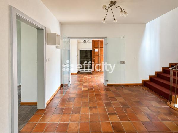 Maison
         5 pièces
        - 144 m² Exclusivité 395 000 € *