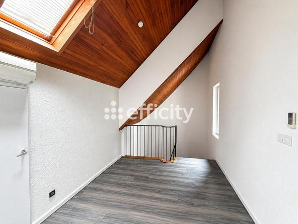 Maison
         5 pièces
        - 144 m² Exclusivité 395 000 € *