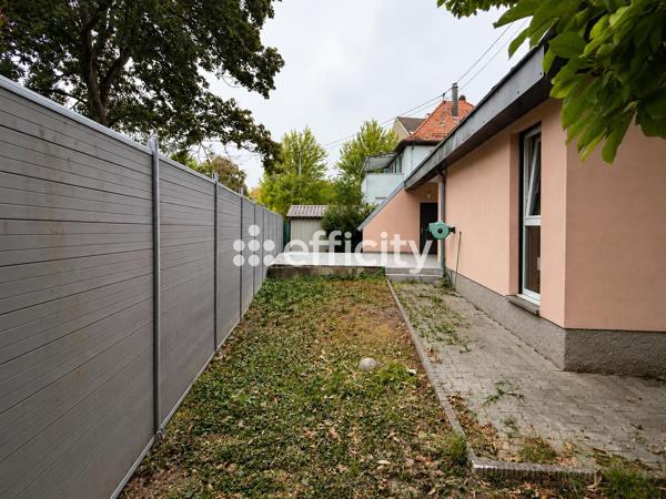 Maison
         5 pièces
        - 144 m² Exclusivité 395 000 € *