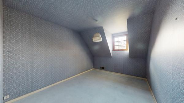 Maison d'architecte des années 80 au sud de louhans et ses 157 arcades proche de L'autoroute A6 et A39