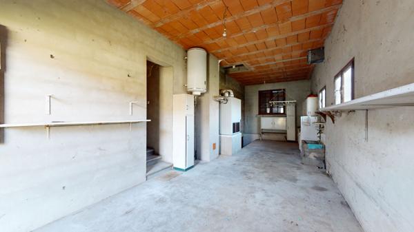 Maison d'architecte des années 80 au sud de louhans et ses 157 arcades proche de L'autoroute A6 et A39