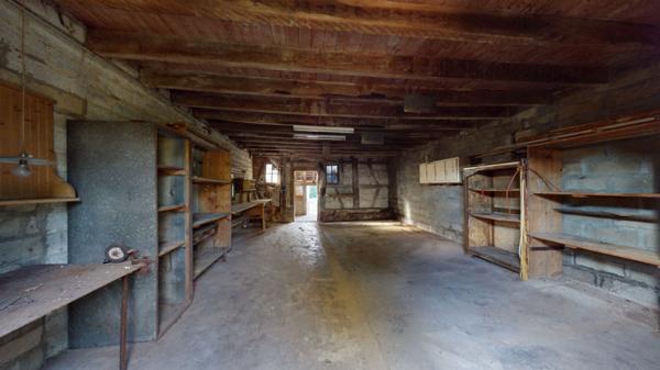 Maison d'architecte des années 80 au sud de louhans et ses 157 arcades proche de L'autoroute A6 et A39