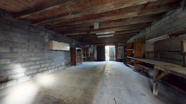 Maison d'architecte des années 80 au sud de louhans et ses 157 arcades proche de L'autoroute A6 et A39