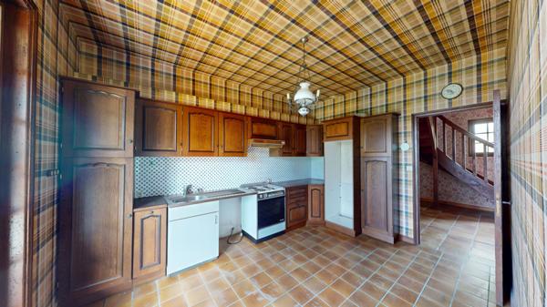 Maison d'architecte des années 80 au sud de louhans et ses 157 arcades proche de L'autoroute A6 et A39