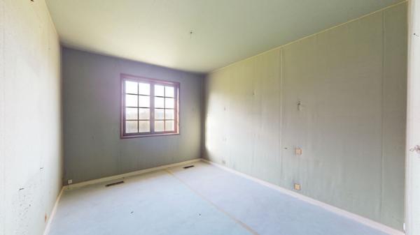 Maison d'architecte des années 80 au sud de louhans et ses 157 arcades proche de L'autoroute A6 et A39