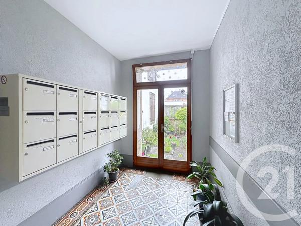 Appartement F3 à vendre  2 pièces - 44 m 2   BELFORT  - 90
