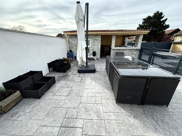 Maison rénovée 130 m² au sol – Terrasse & Jacuzzi – Habsheim centre