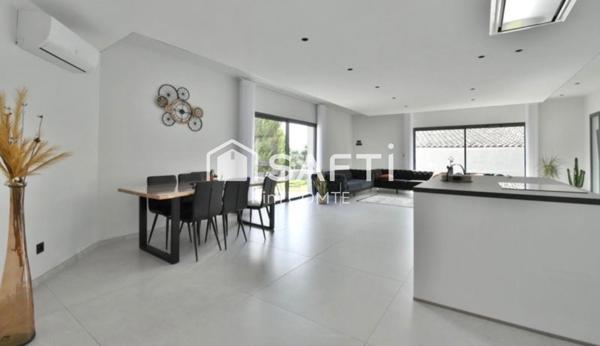 Coup de cœur pour cette maison récente avec des prestations de qualité !!