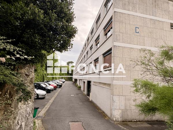Location Appartement 2 pièces 50 m² - 70 BOULEVARD DES ROCS Poitiers 86000