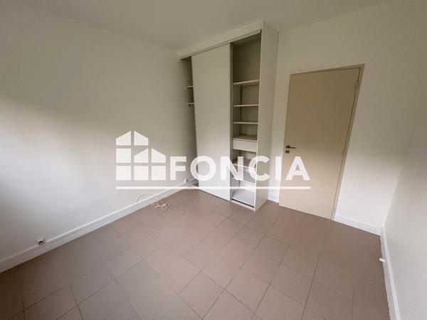 Location Appartement 2 pièces 50 m² - 70 BOULEVARD DES ROCS Poitiers 86000