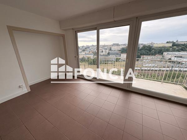 Location Appartement 2 pièces 50 m² - 70 BOULEVARD DES ROCS Poitiers 86000