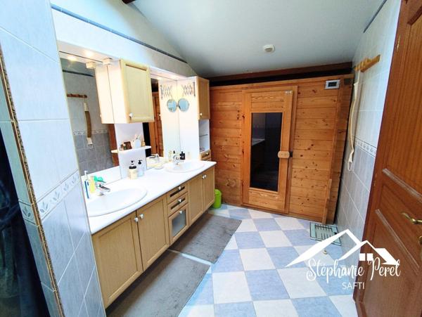 Volumes exceptionnels, dépendance, la maison idéale pour vivre, télétravailler ou entreprendre au cœur de la nature !