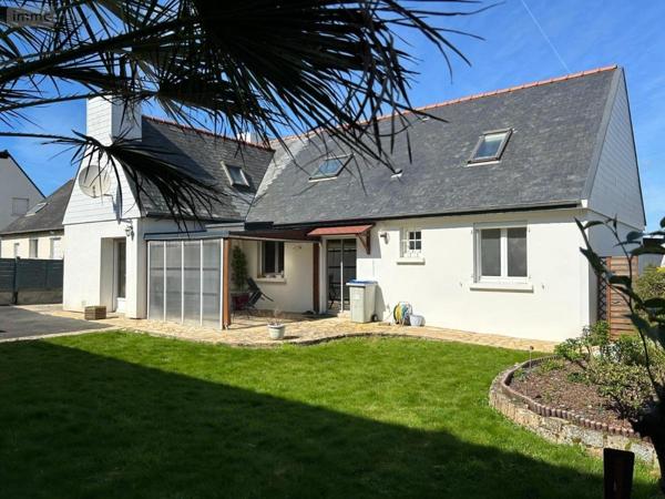 Maison à vendre à Guingamp dans les Côtes-d'Armor (22200), ref : 22064-1082