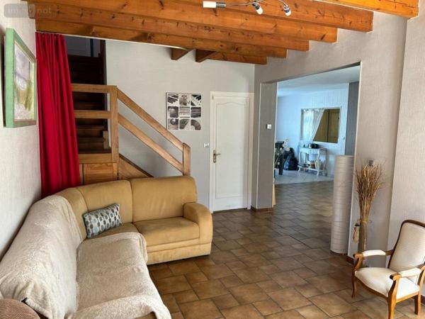 Maison à vendre à Guingamp dans les Côtes-d'Armor (22200), ref : 22064-1082