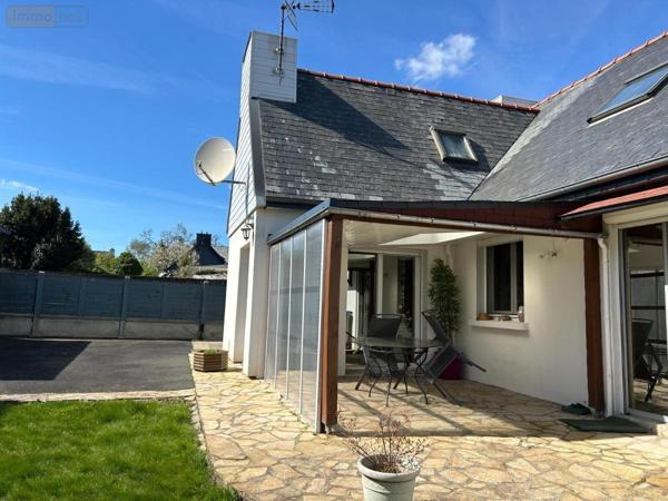 Maison à vendre à Guingamp dans les Côtes-d'Armor (22200), ref : 22064-1082