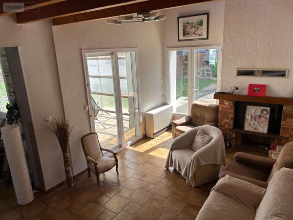 Maison à vendre à Guingamp dans les Côtes-d'Armor (22200), ref : 22064-1082