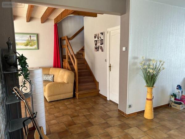 Maison à vendre à Guingamp dans les Côtes-d'Armor (22200), ref : 22064-1082