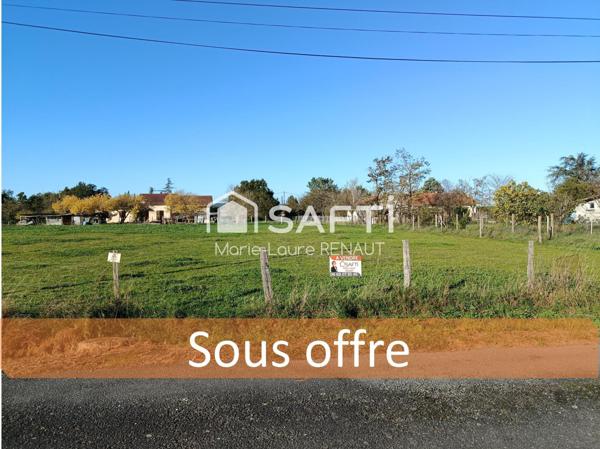 Terrain plat constructible - 1600m² - Campagne - Secteur rare